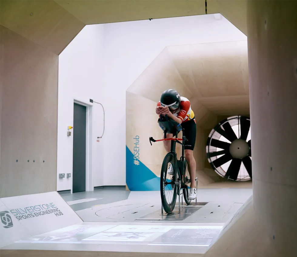 Entwicklung von Triathlon-Anzügen durch CUORE